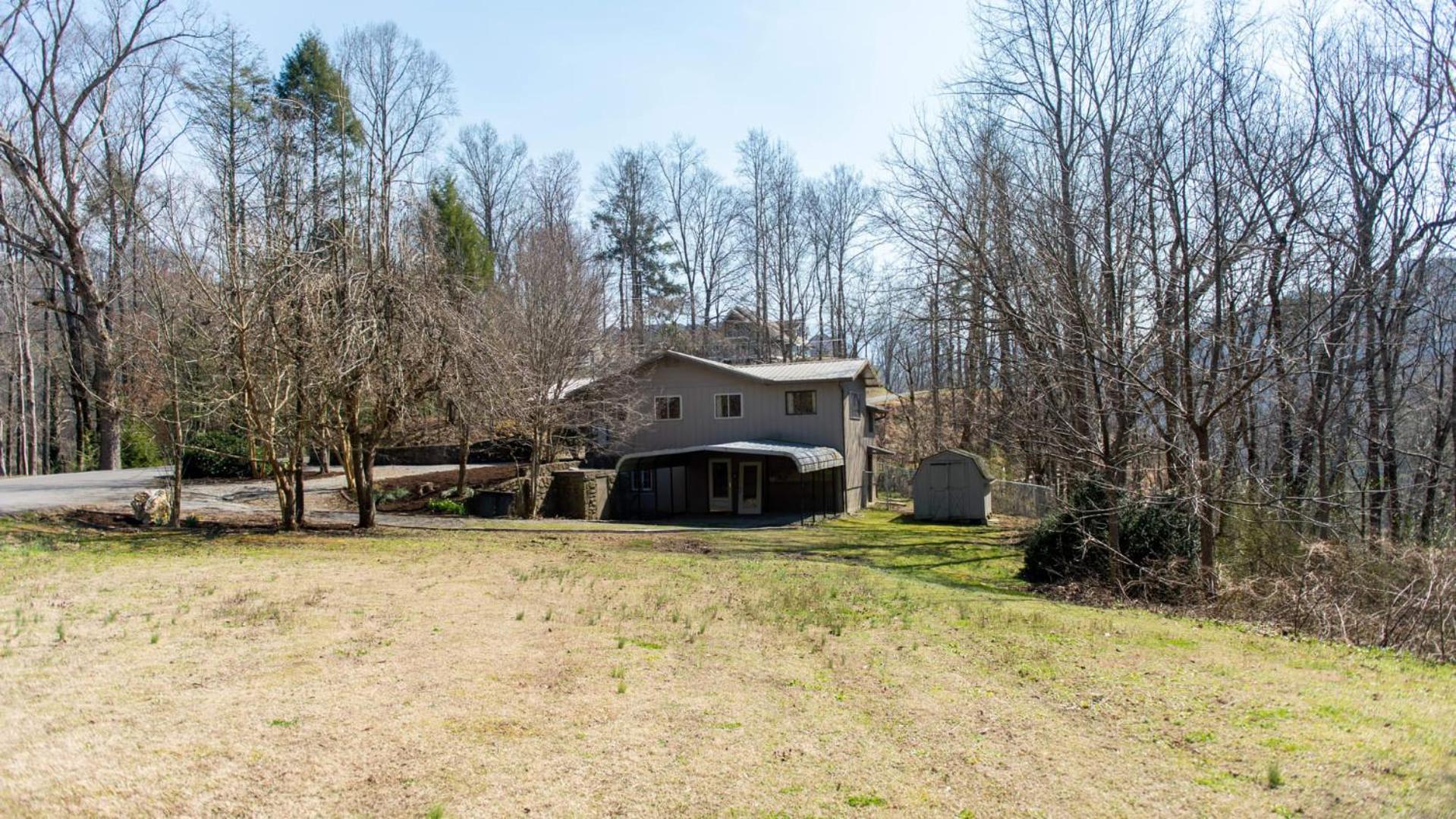 Little Smoky Retreat , 3 Bedroom , Close to downtown Gatlinburg AND Pigeon Forge view 2
