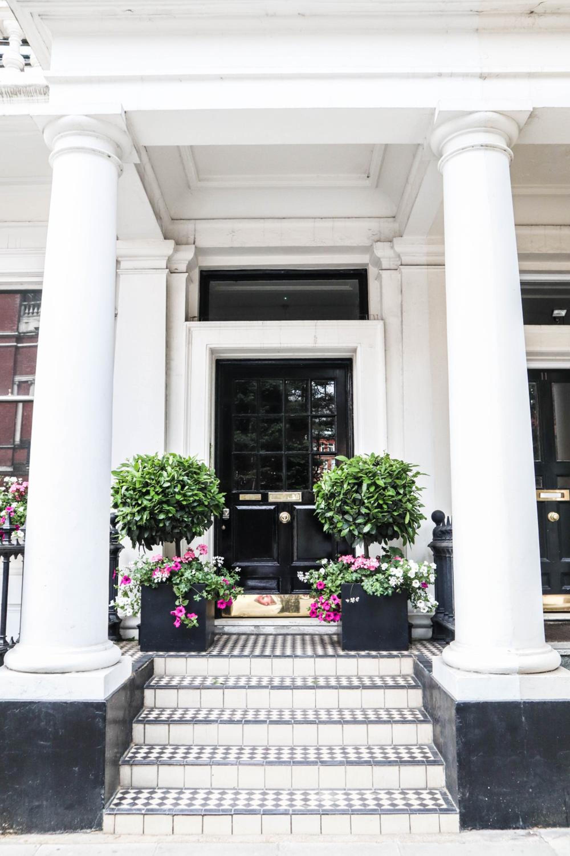 Elegant One-Bedroom! Kensington Flat with Patio