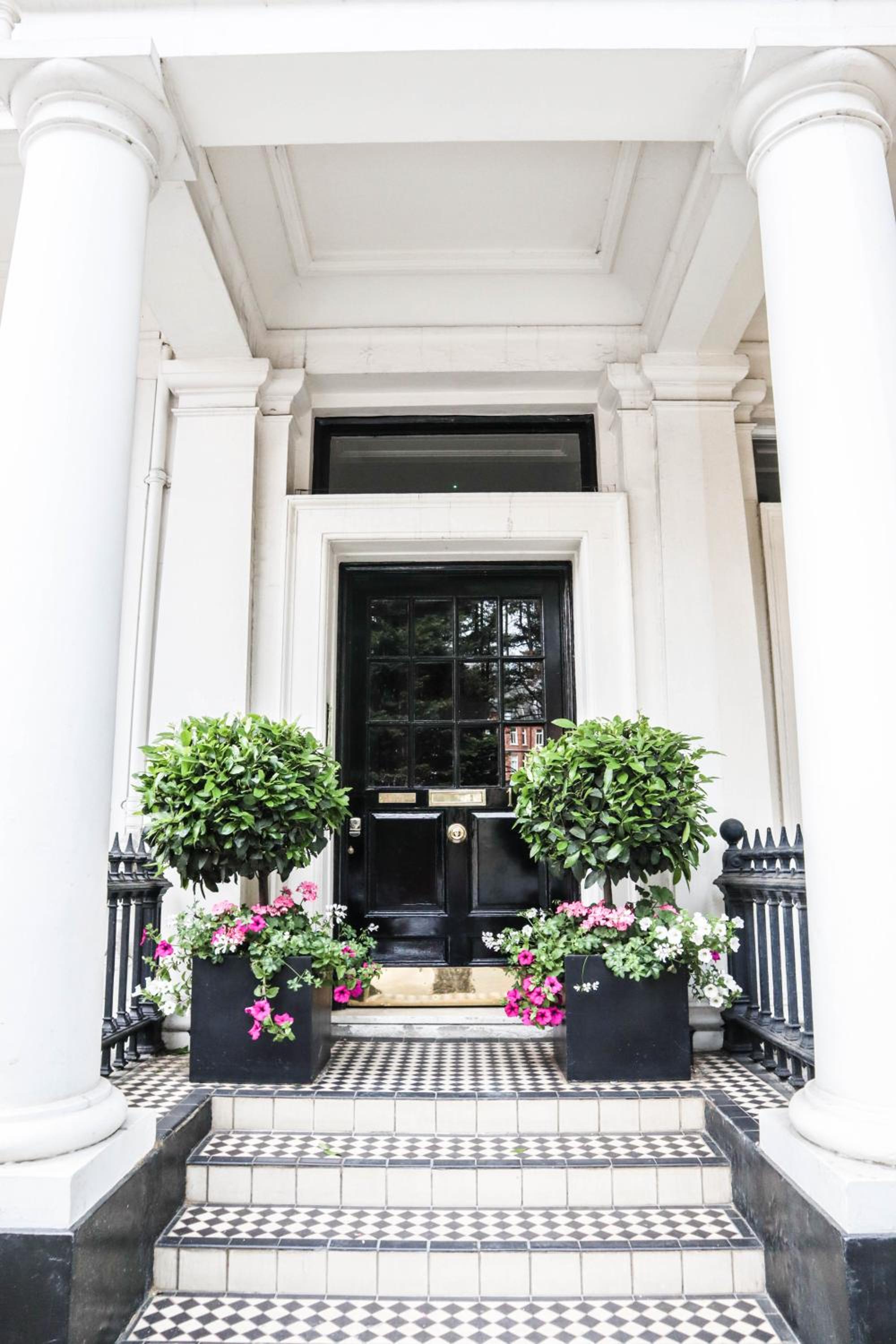 Elegant One-Bedroom! Kensington Flat with Patio