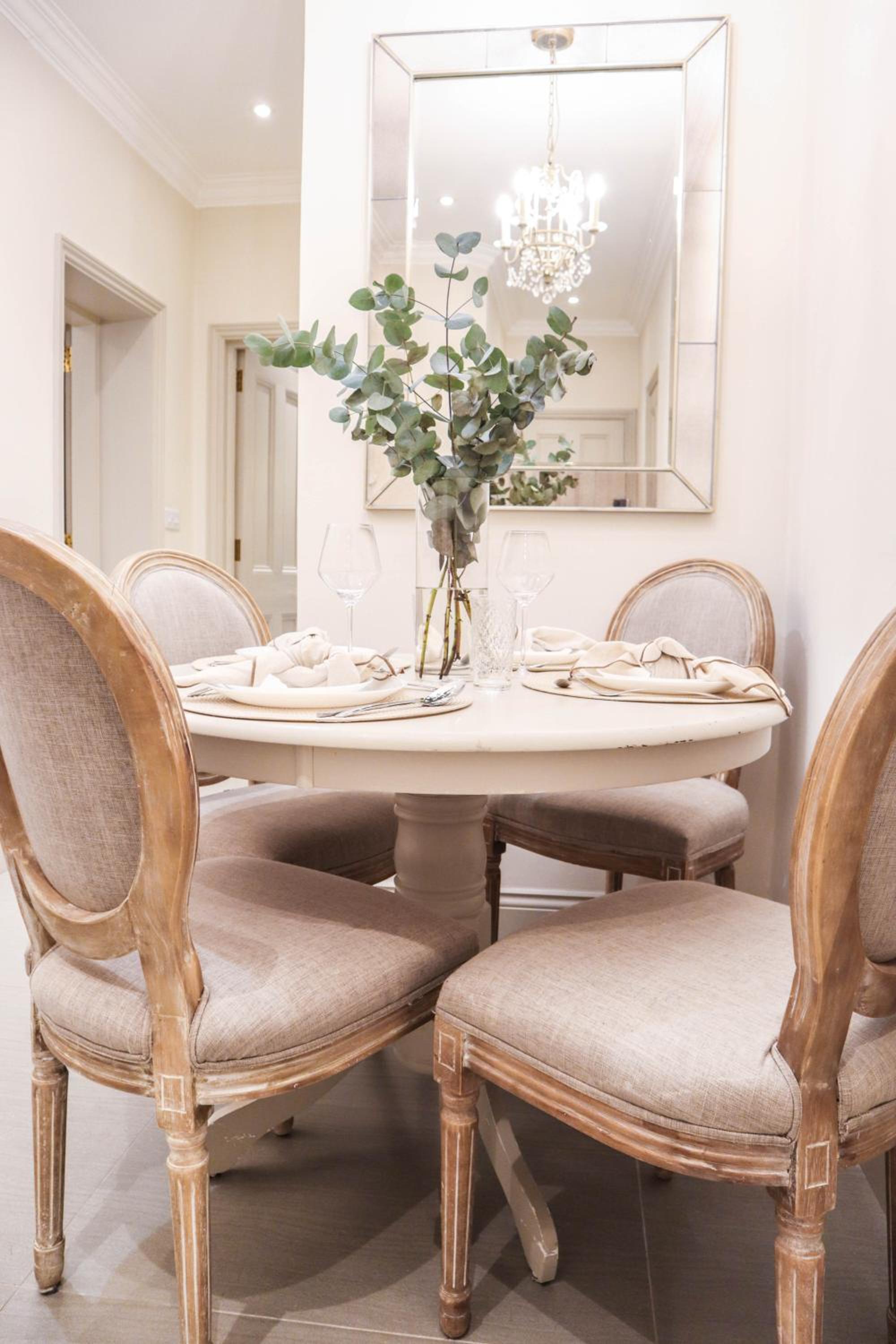 Elegant One-Bedroom! Kensington Flat with Patio