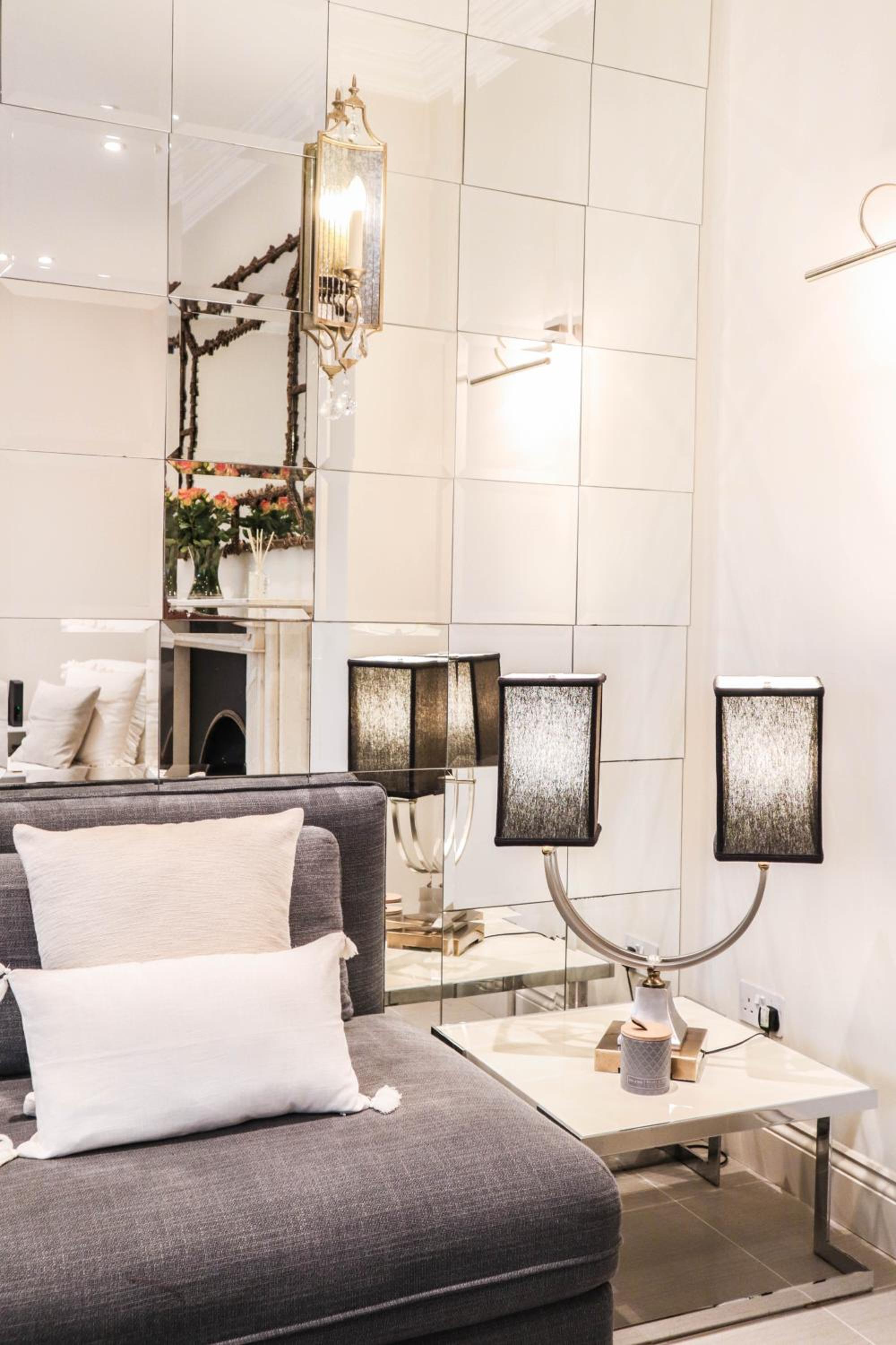 Elegant One-Bedroom! Kensington Flat with Patio