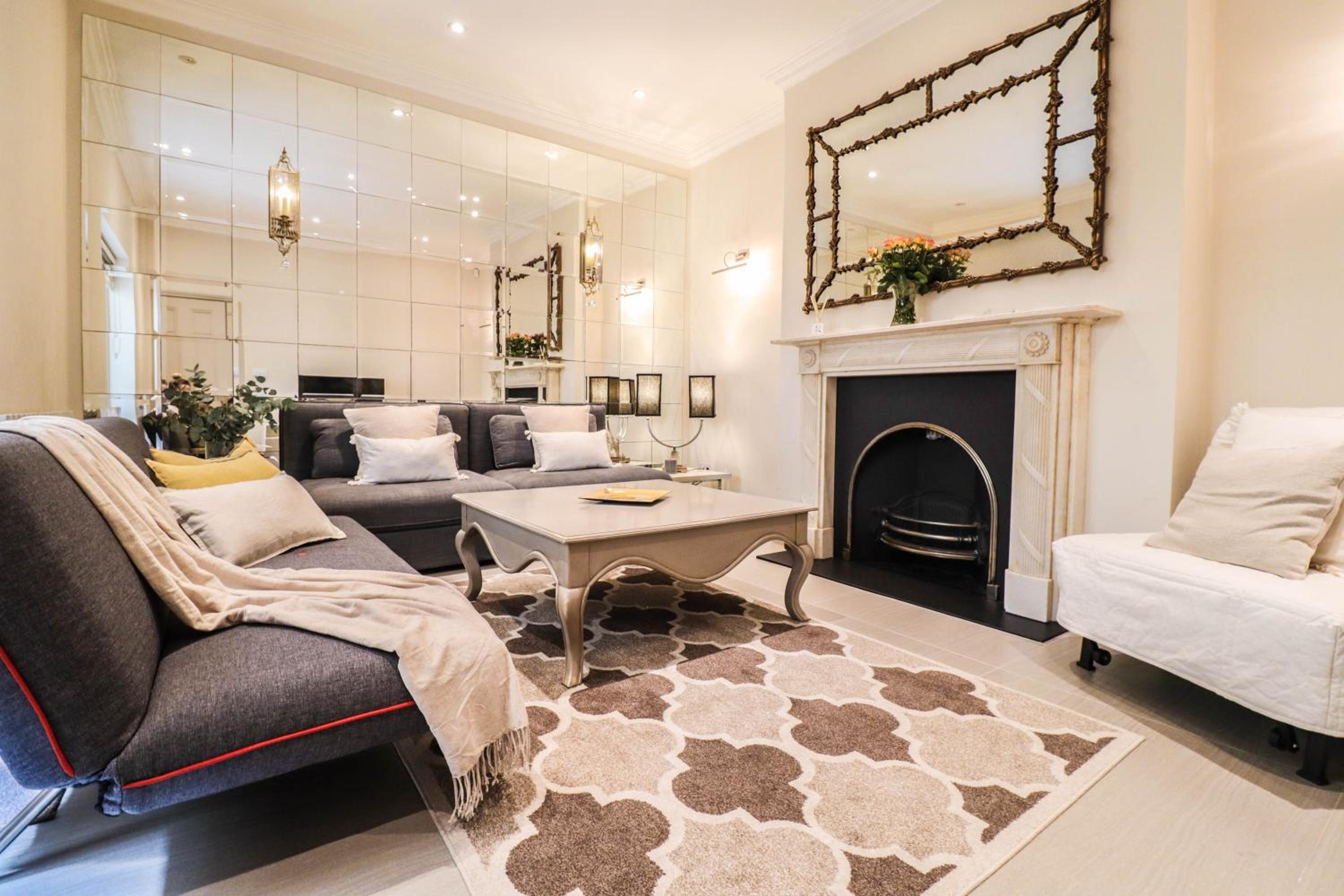 Elegant One-Bedroom! Kensington Flat with Patio