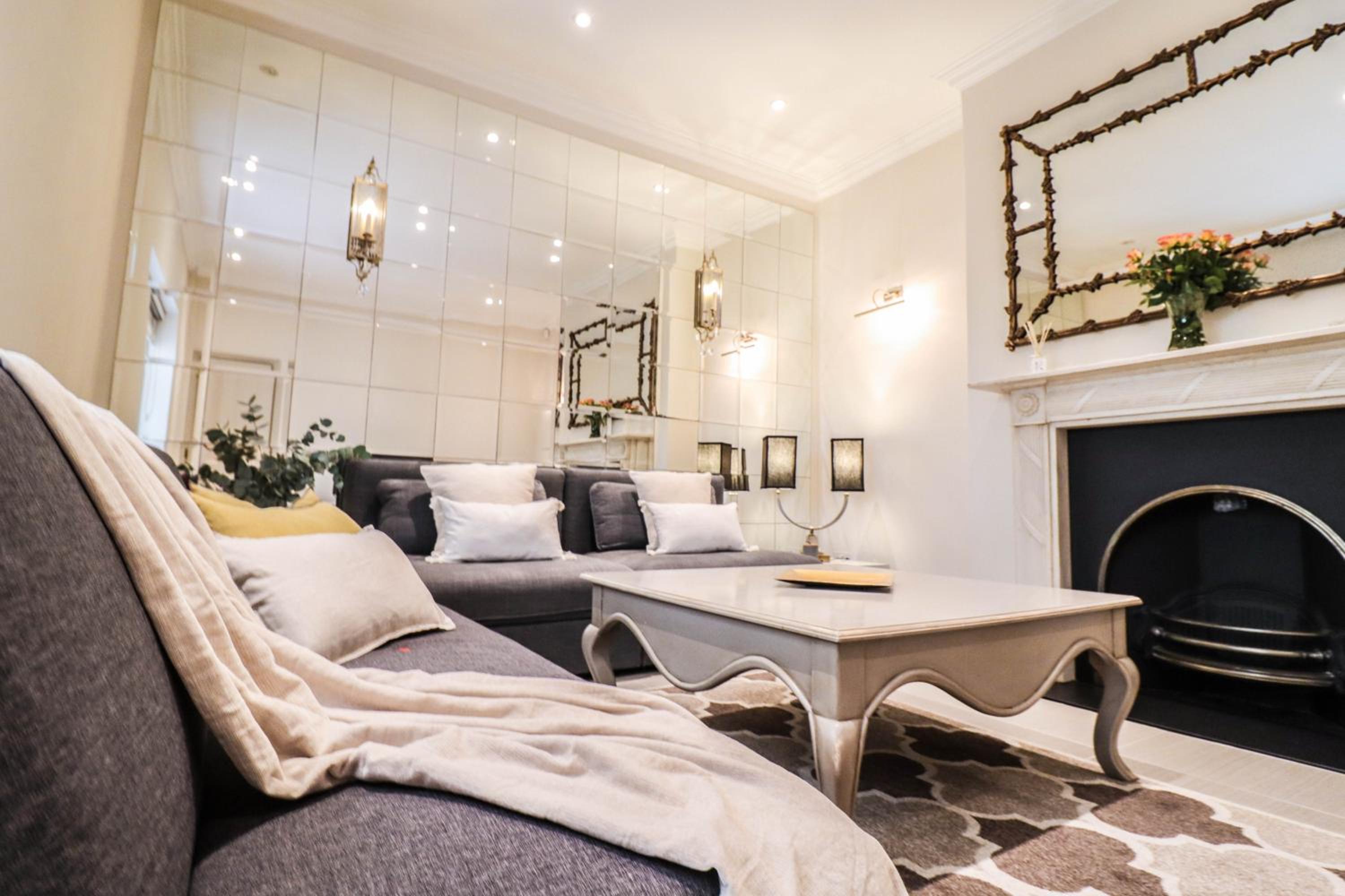 Elegant One-Bedroom! Kensington Flat with Patio