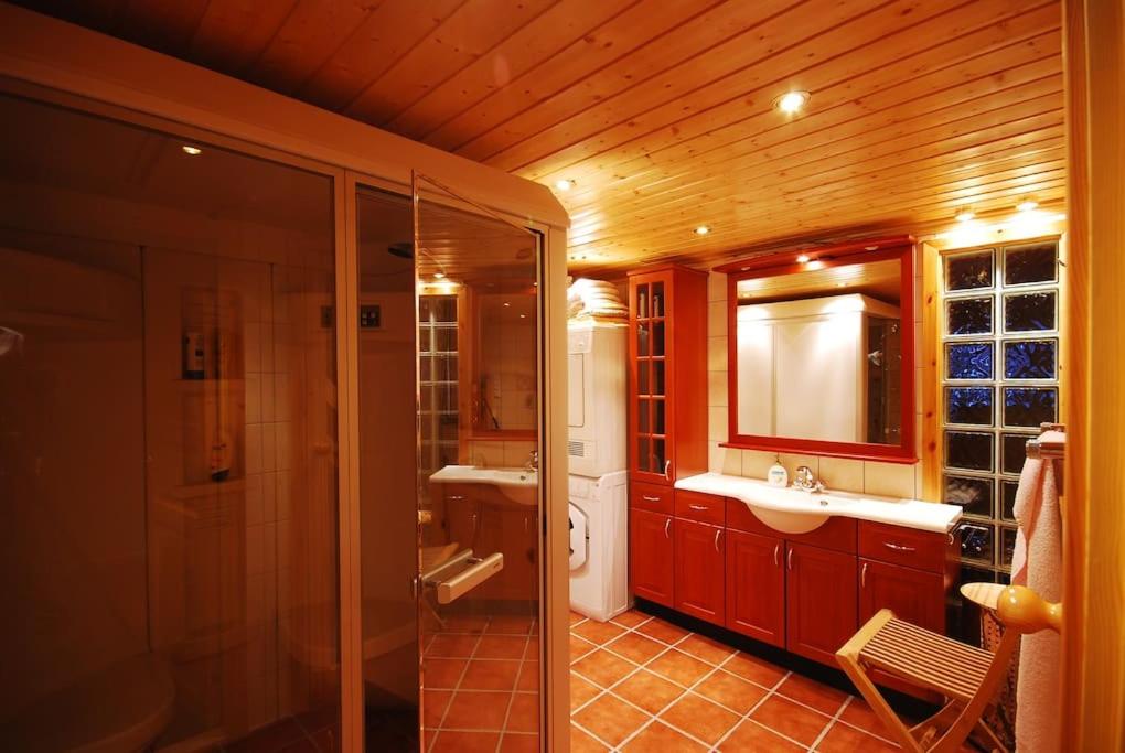 Rorbu Suite with sauna and steam. Henningsvær