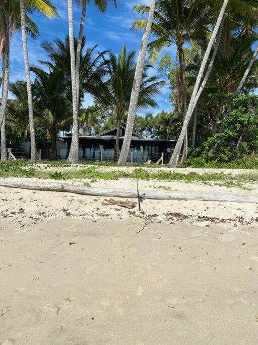 BALA Beach House on ABSOLUTE Beachfront