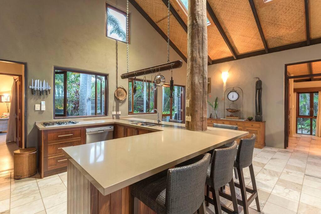 BALA Beach House on ABSOLUTE Beachfront