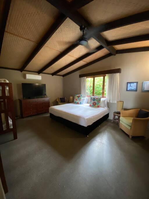 BALA Beach House on ABSOLUTE Beachfront