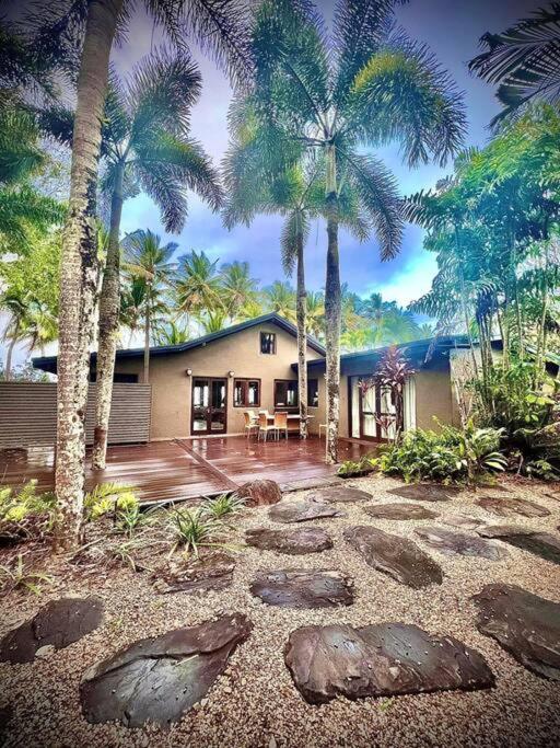 BALA Beach House on ABSOLUTE Beachfront