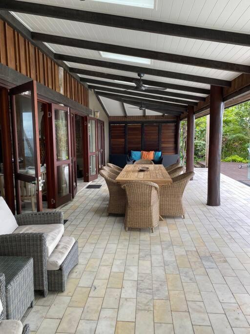 BALA Beach House on ABSOLUTE Beachfront