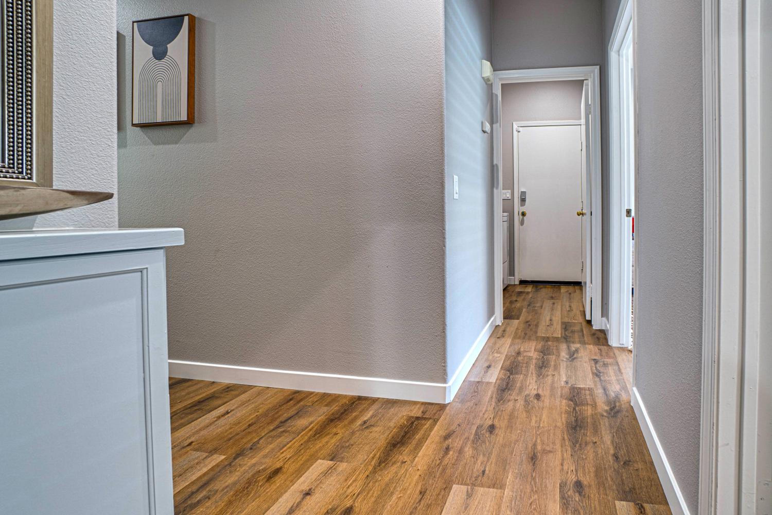 Hotel STR 5168 Palm Springs Oasis Newly Reno with Pool - Image 1