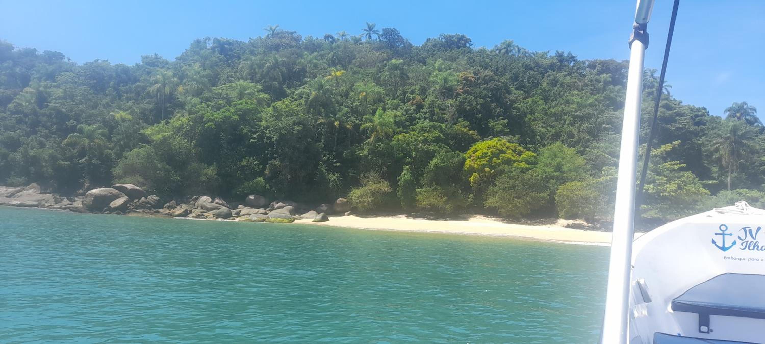 Casa em Paraty pé na areia de frente para o Mar