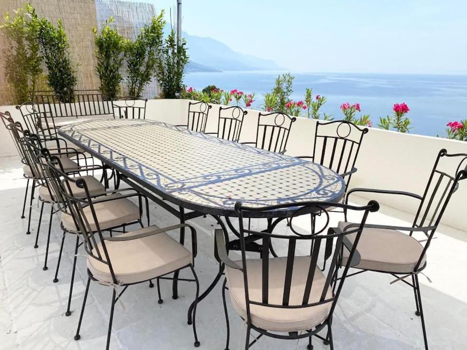 Villa Le View
