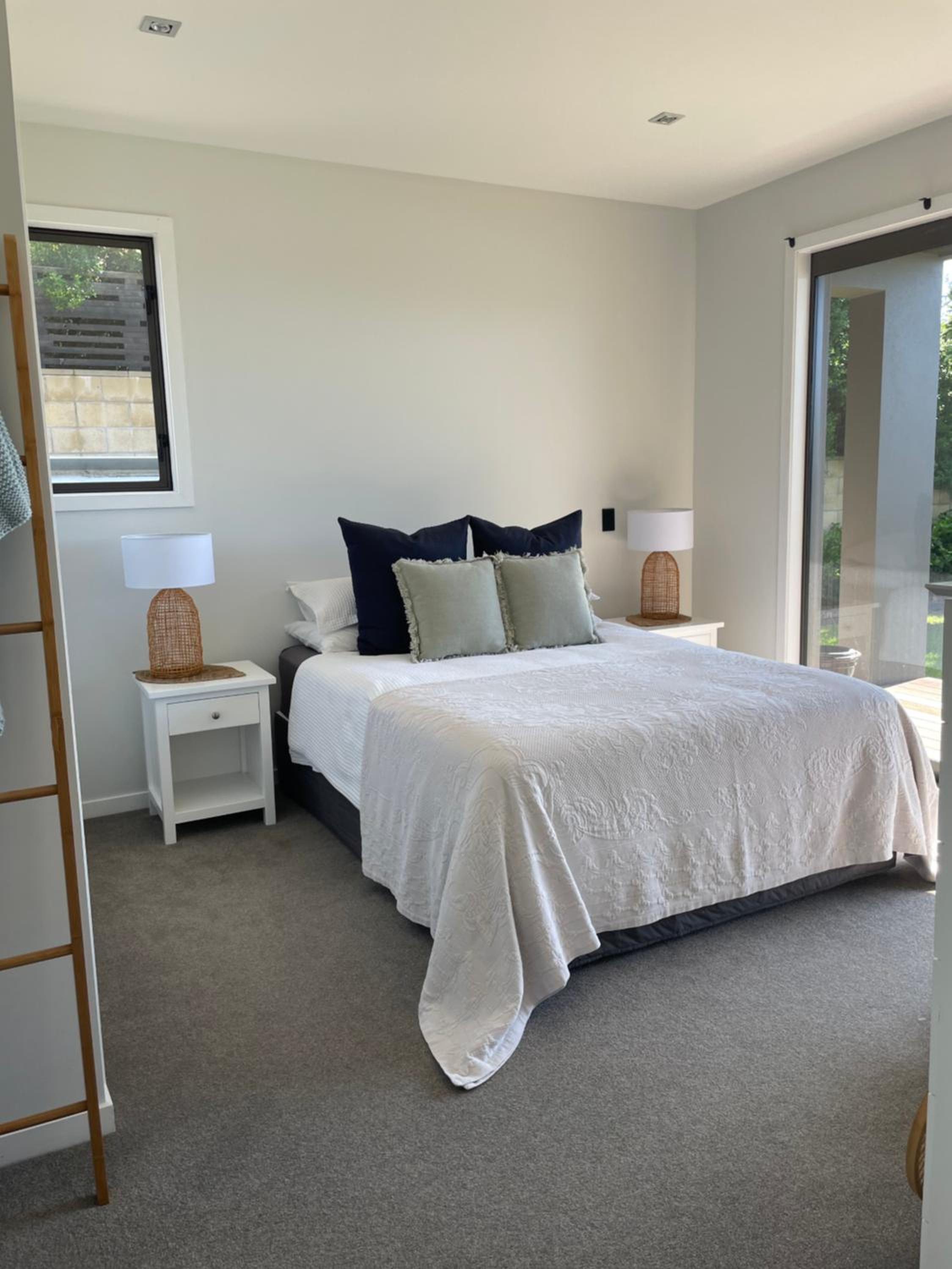 Sumner, Christchurch Luxury 2 Bdrm Ground Level Apt with Private Pool located on Scarborough Hill