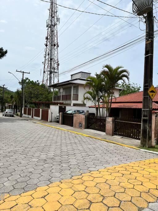 Ap com Sacadas, 02 quartos e churrasqueira