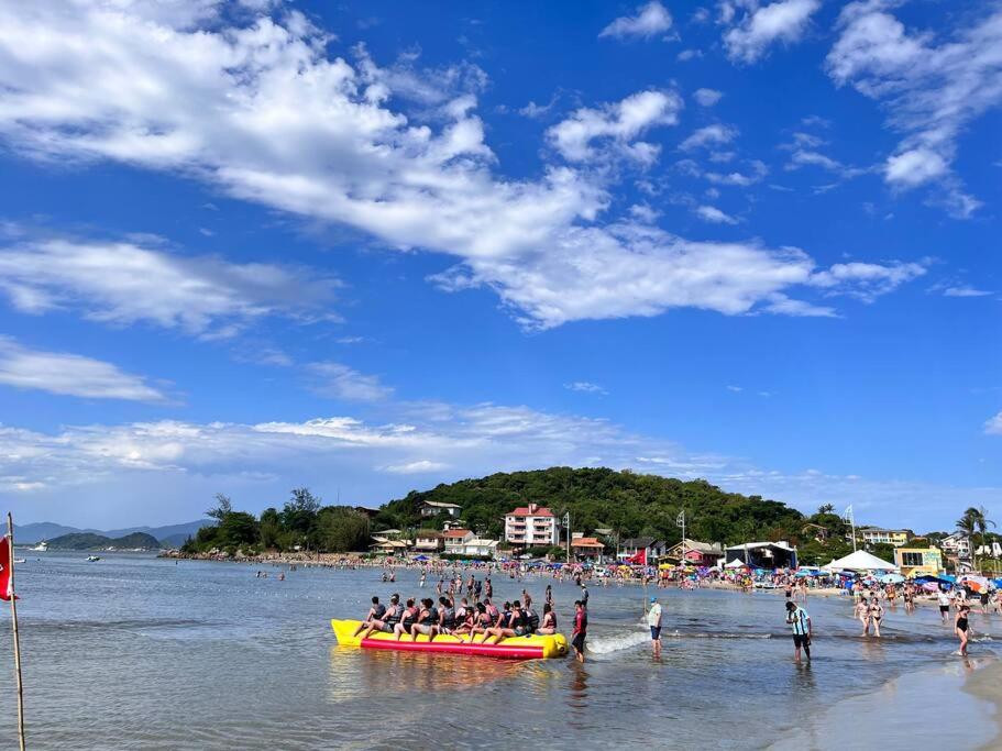 Ap com Sacadas, 02 quartos e churrasqueira