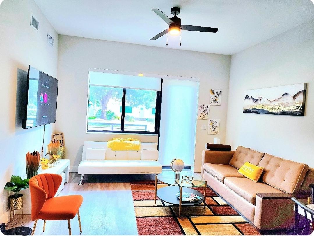 Luxe & cozy 3Beds,2rooms,EV Gym Near Beaches&Downtown WPB view 2