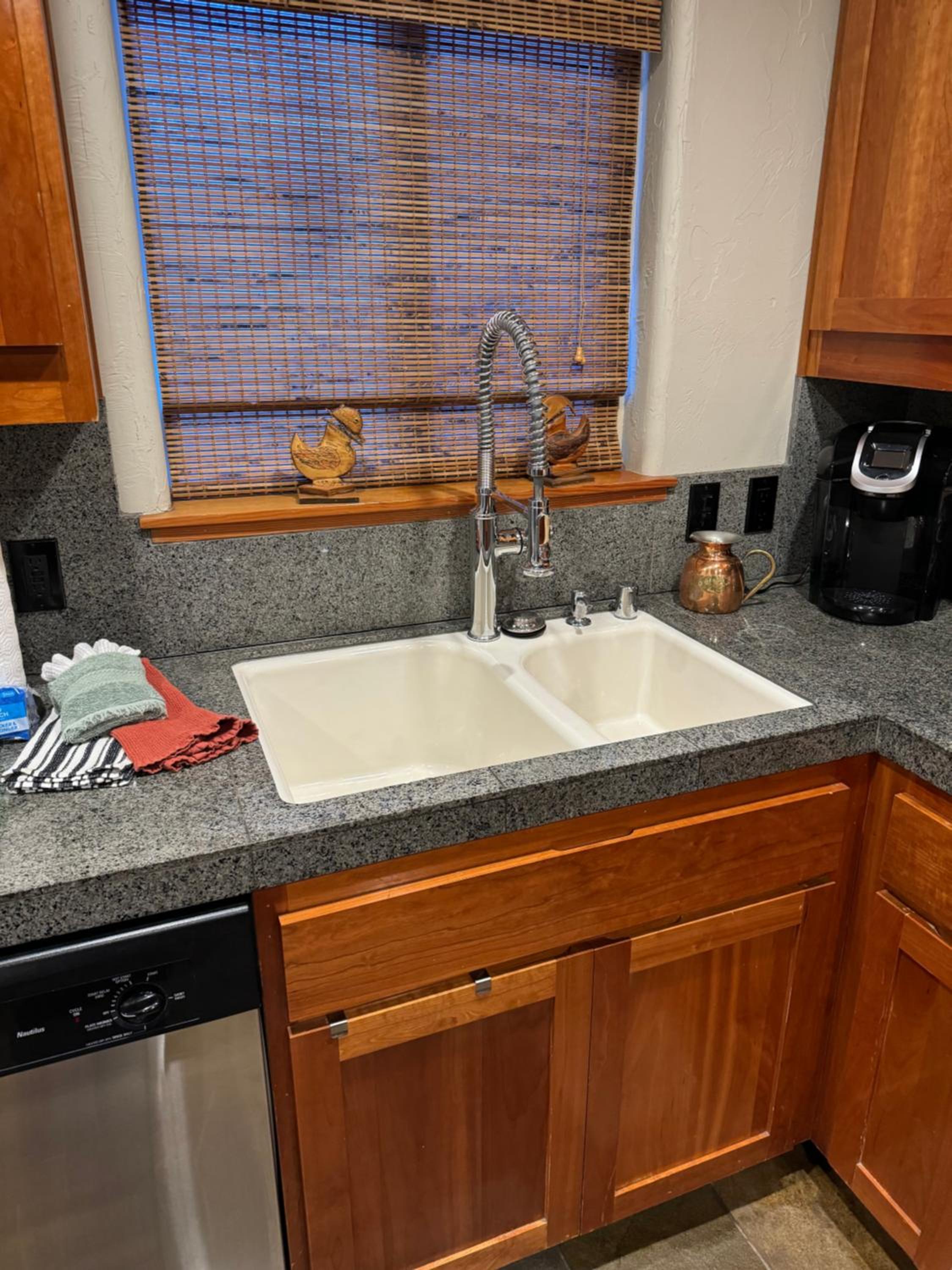 Lake Tahoe Vacations - Lake Tahoe Luxury Guest Quarters - Property Image 15