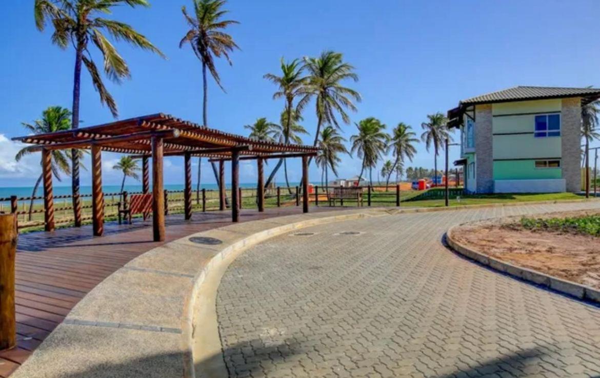 Apartamento na Praia do Baixio, Condomínio Fechado Pé na Areia