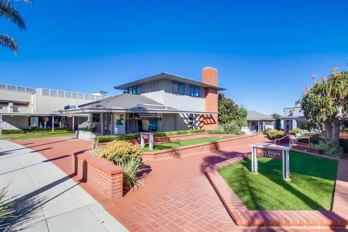Blue Water View Condo in Prime Coastal Locale