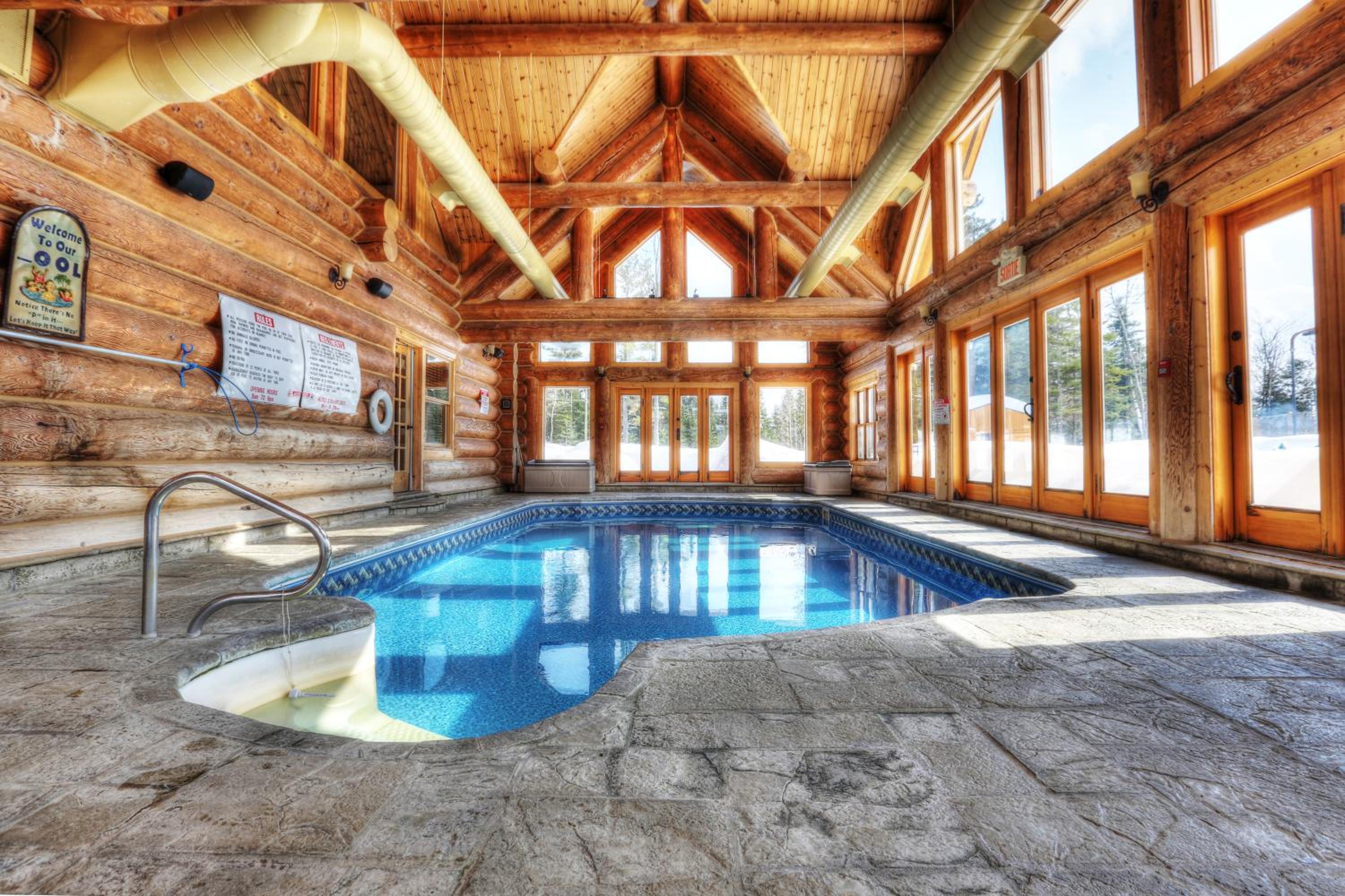 Chalet Silver Fox SPA at Fiddler's Lake