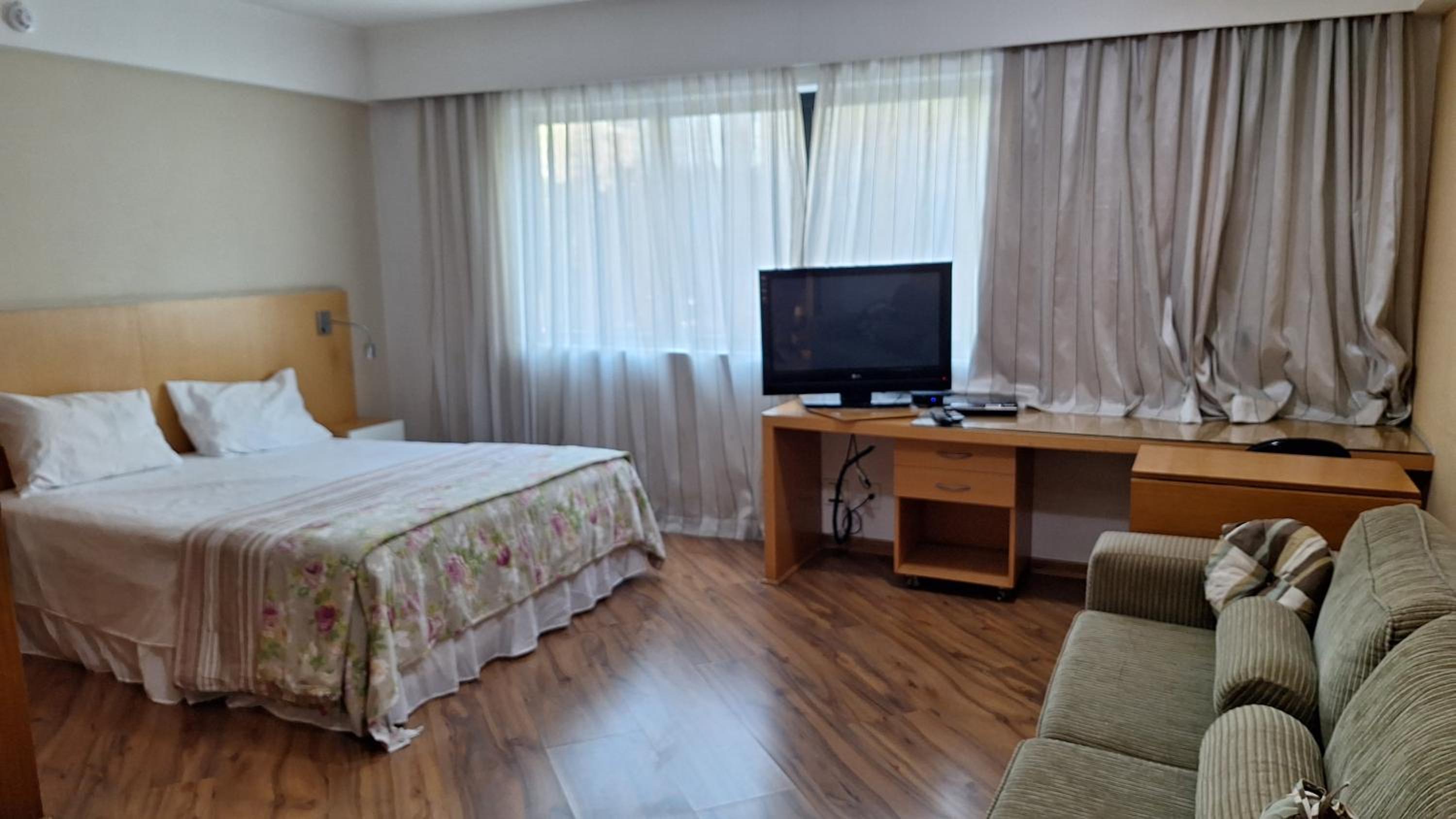 APARTAMENTO HOTEL AV IBIRAPUERA 2534 LUXO , CONFORTÁVEL em MOEMA
