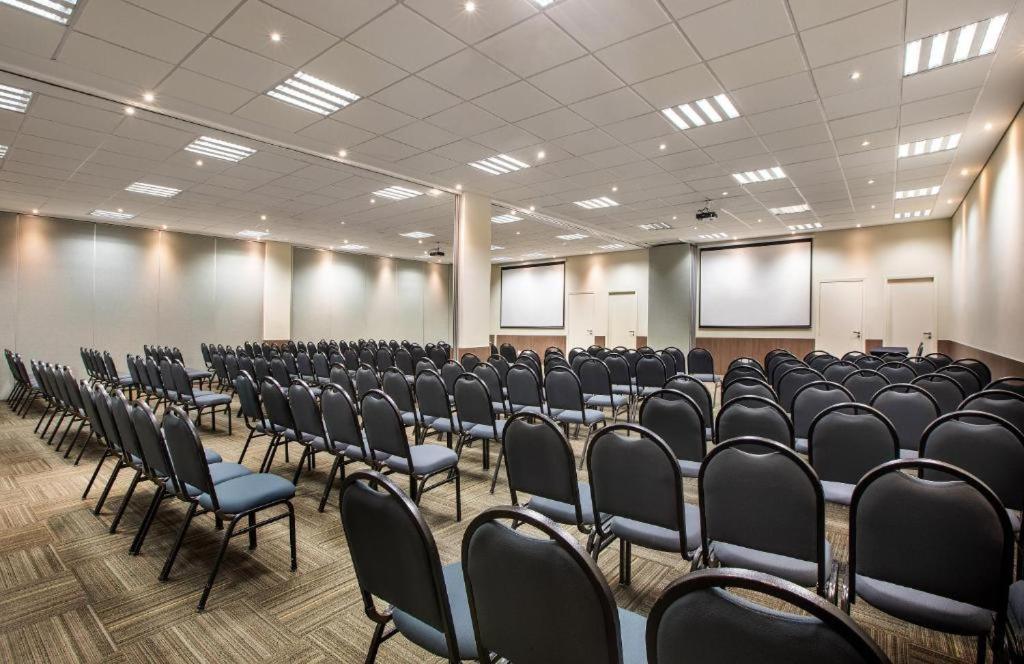 APARTAMENTO HOTEL AV IBIRAPUERA 2534 LUXO , CONFORTÁVEL em MOEMA