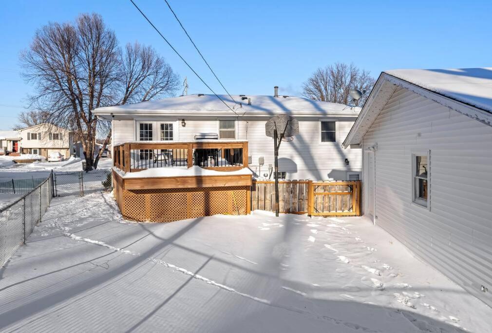 Elm. Peaceful pet friendly home. No pet fee! view 3