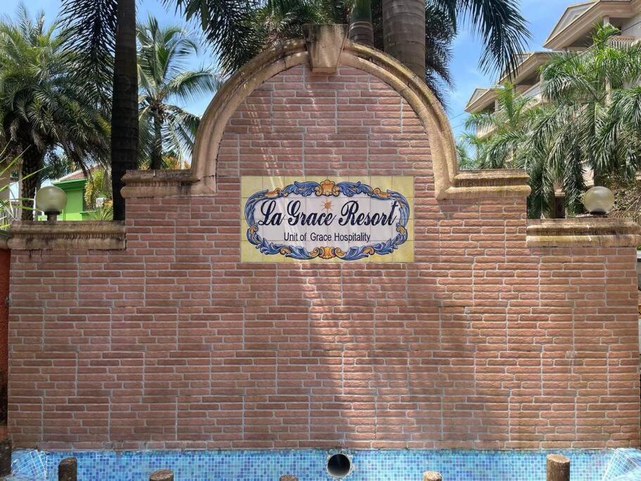 Sea view luxurious 2bhk apartmnt