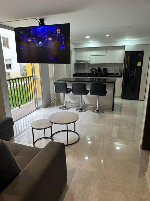 Moderno Apartamento Primer Piso Cerca de Pereira