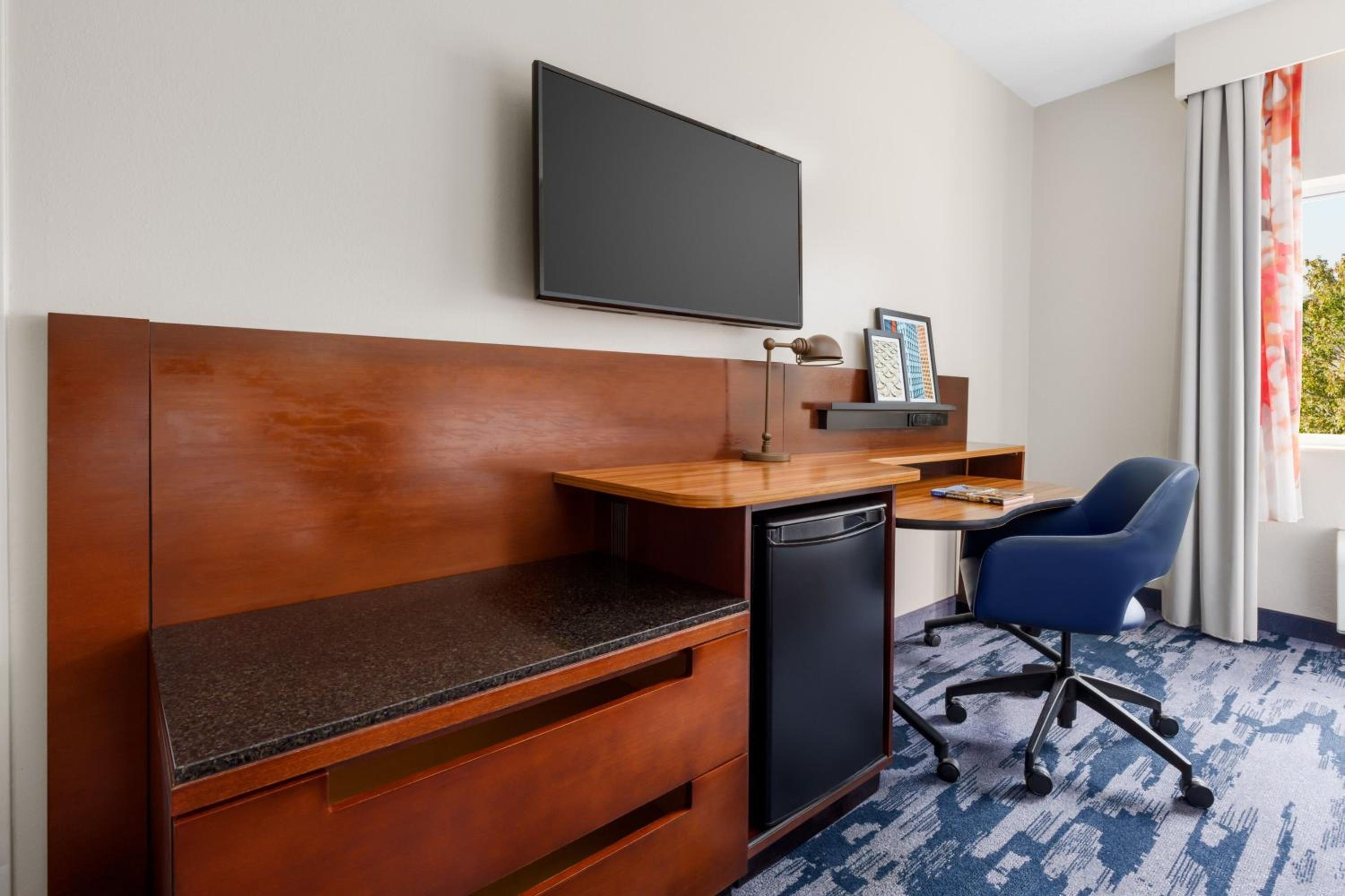 Fairfield Inn Philadelphia Airport - Property Image 2