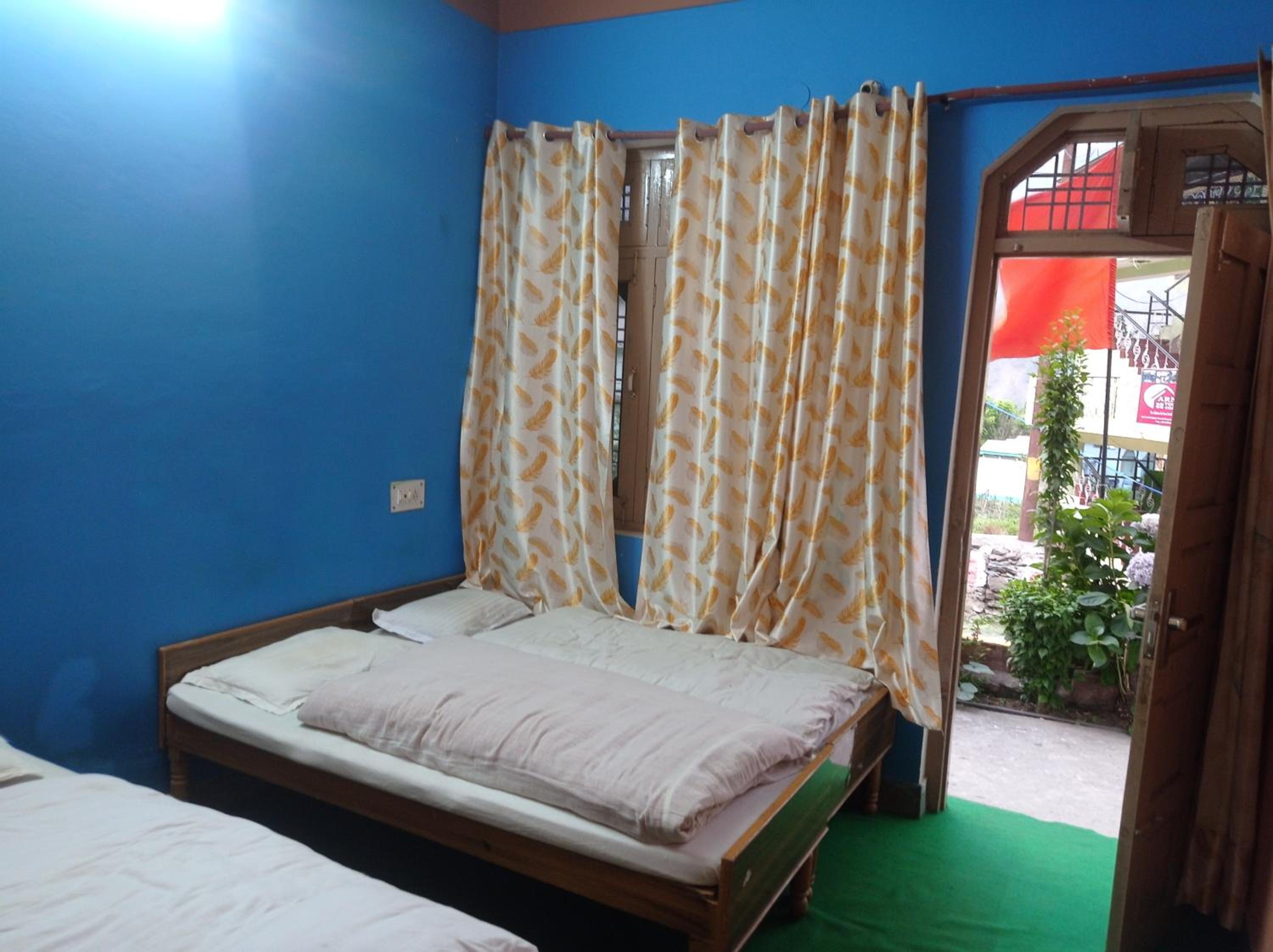 Hotel diyaraj barkot sarukhet