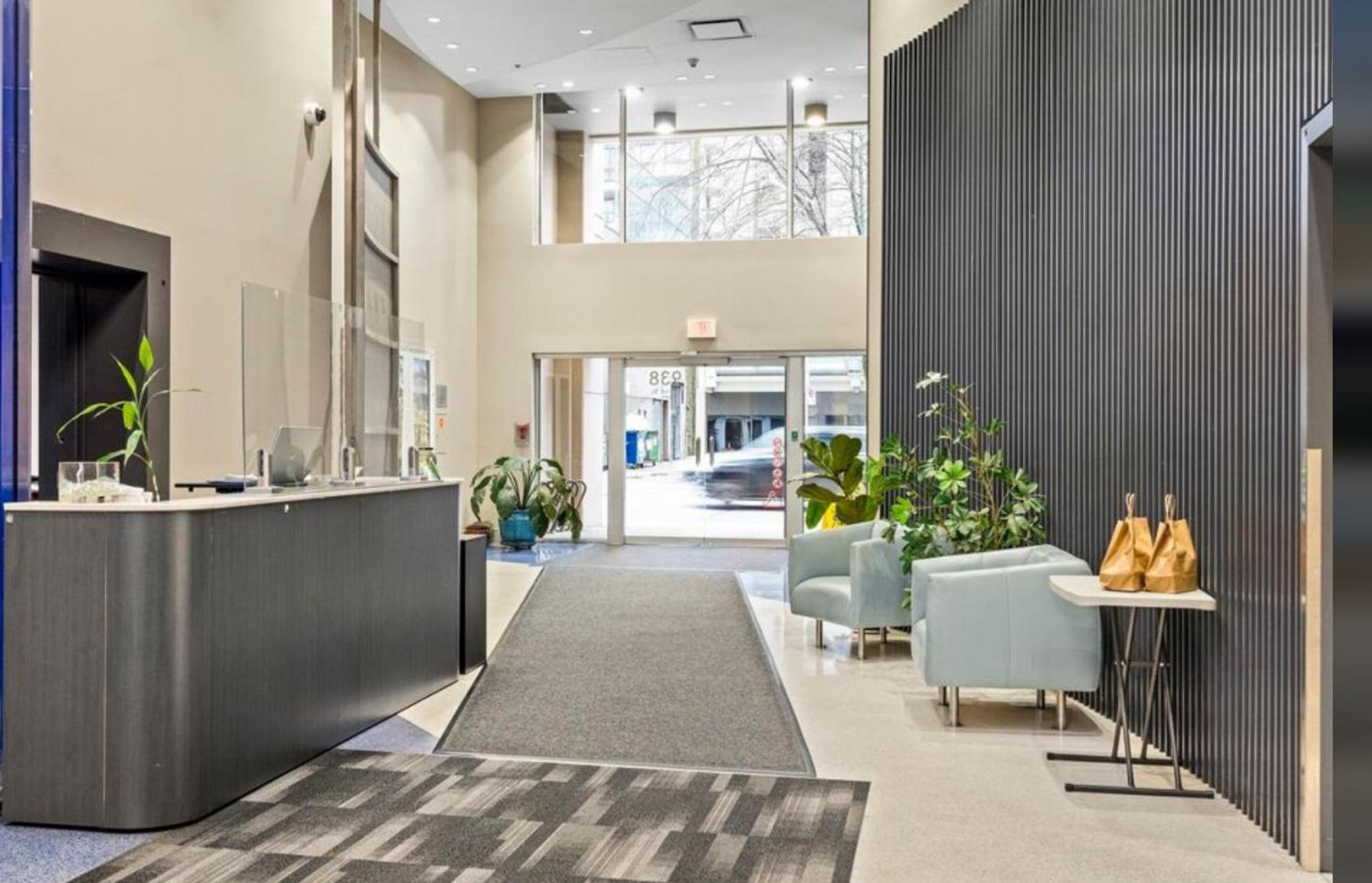 Downtown Vancouver 1-bedroom condo high-rise