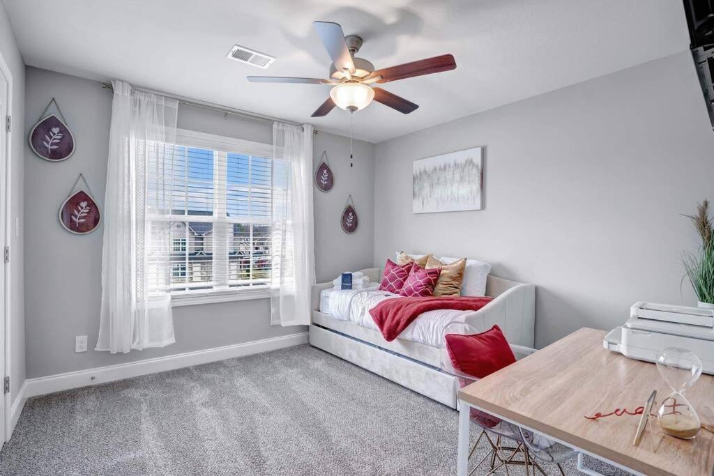 A Taste of Luxe: Upscale Condo Near Nashville and Ft Campbell view 3