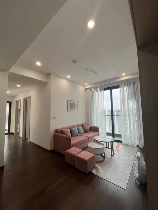 Modern 3br Vinhomes Masteri West Heights view 2
