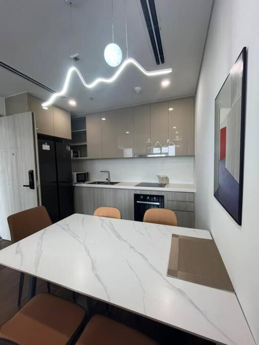 Modern 3br Vinhomes Masteri West Heights view 3