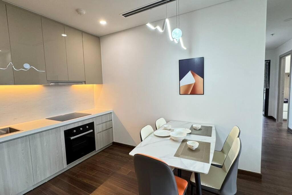 Modern 3br Vinhomes Masteri West Heights view 4