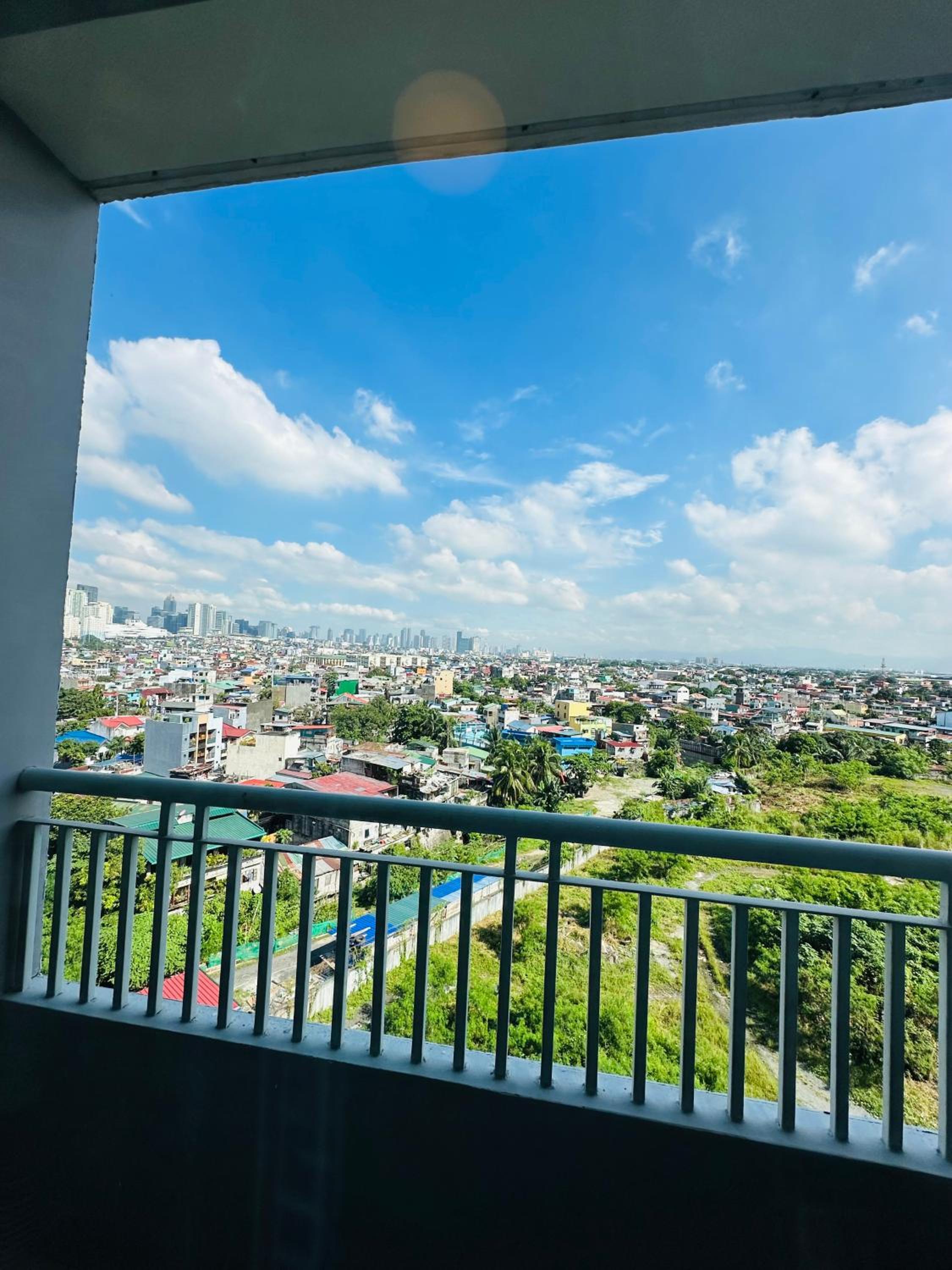 Grace Residences 1Bedroom w/ Balcony Near Bgc + Netflix view 2
