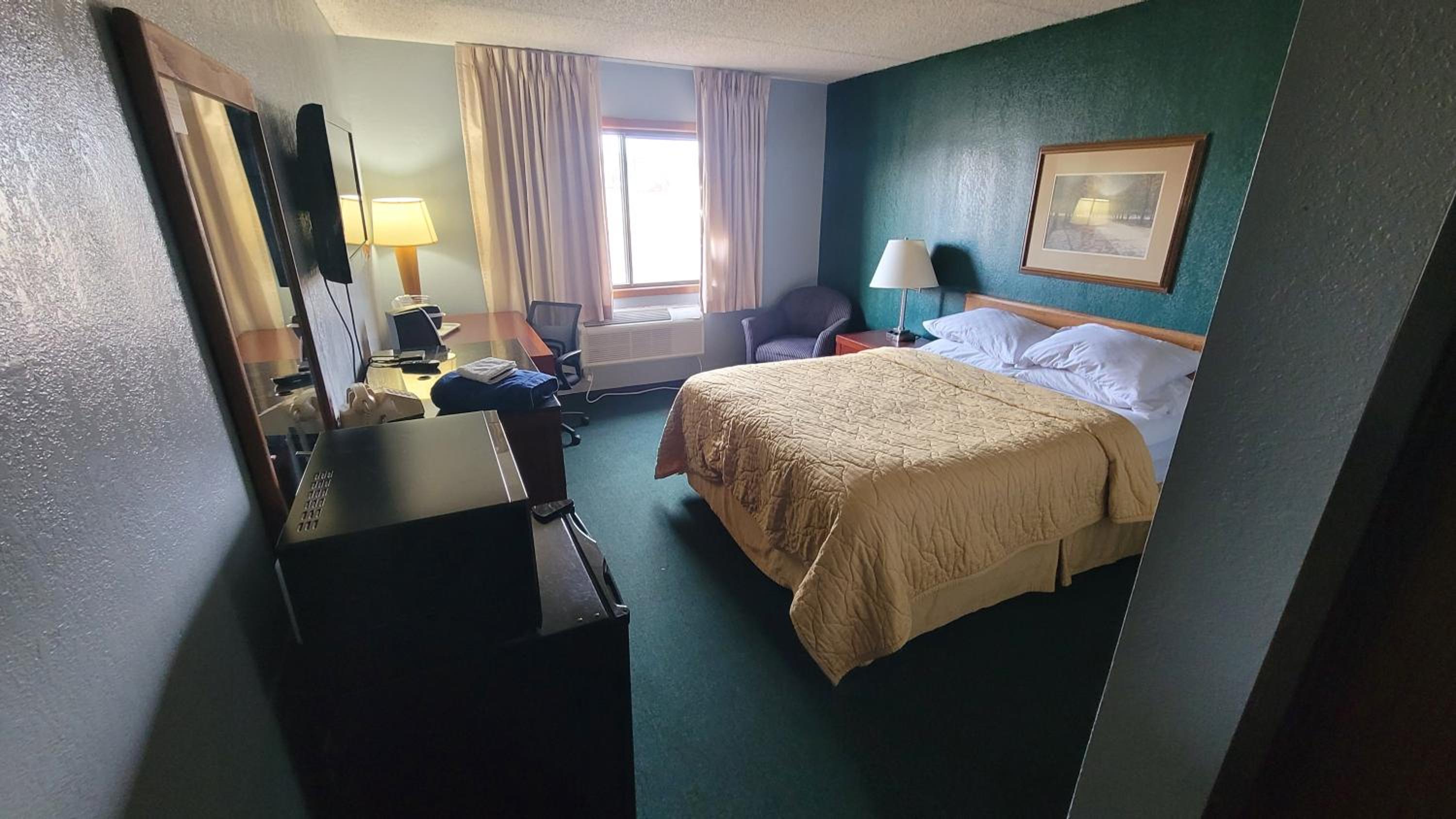 The Belgium Inn & Suites