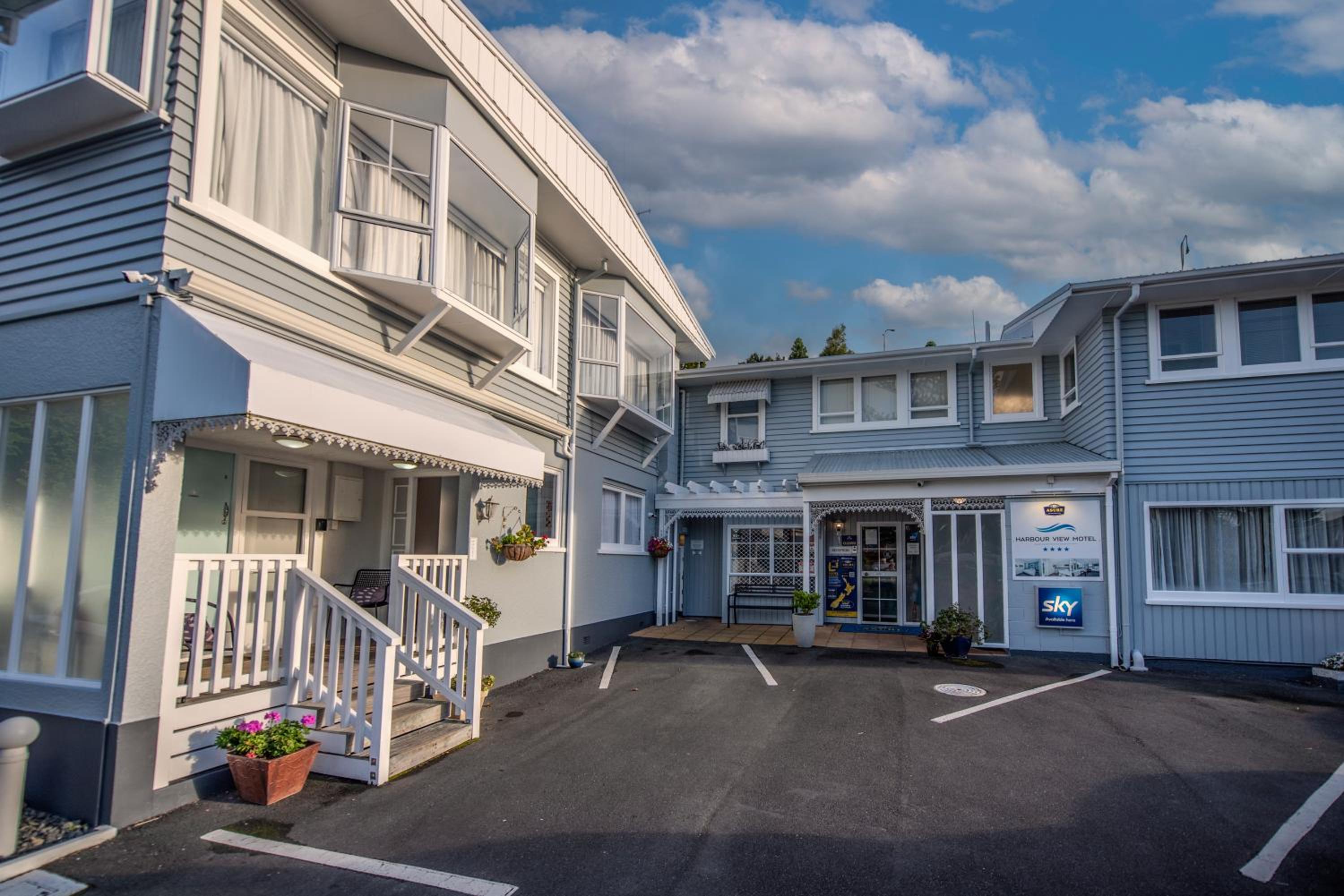 Harbour View Motel and Waterfront Apartments