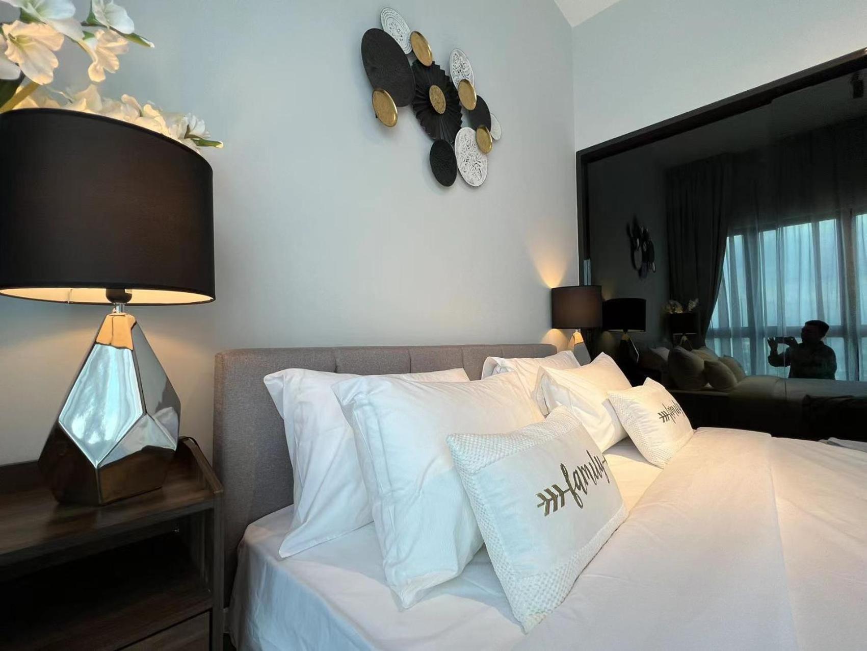 The LUXE By Infinitum by WSD
