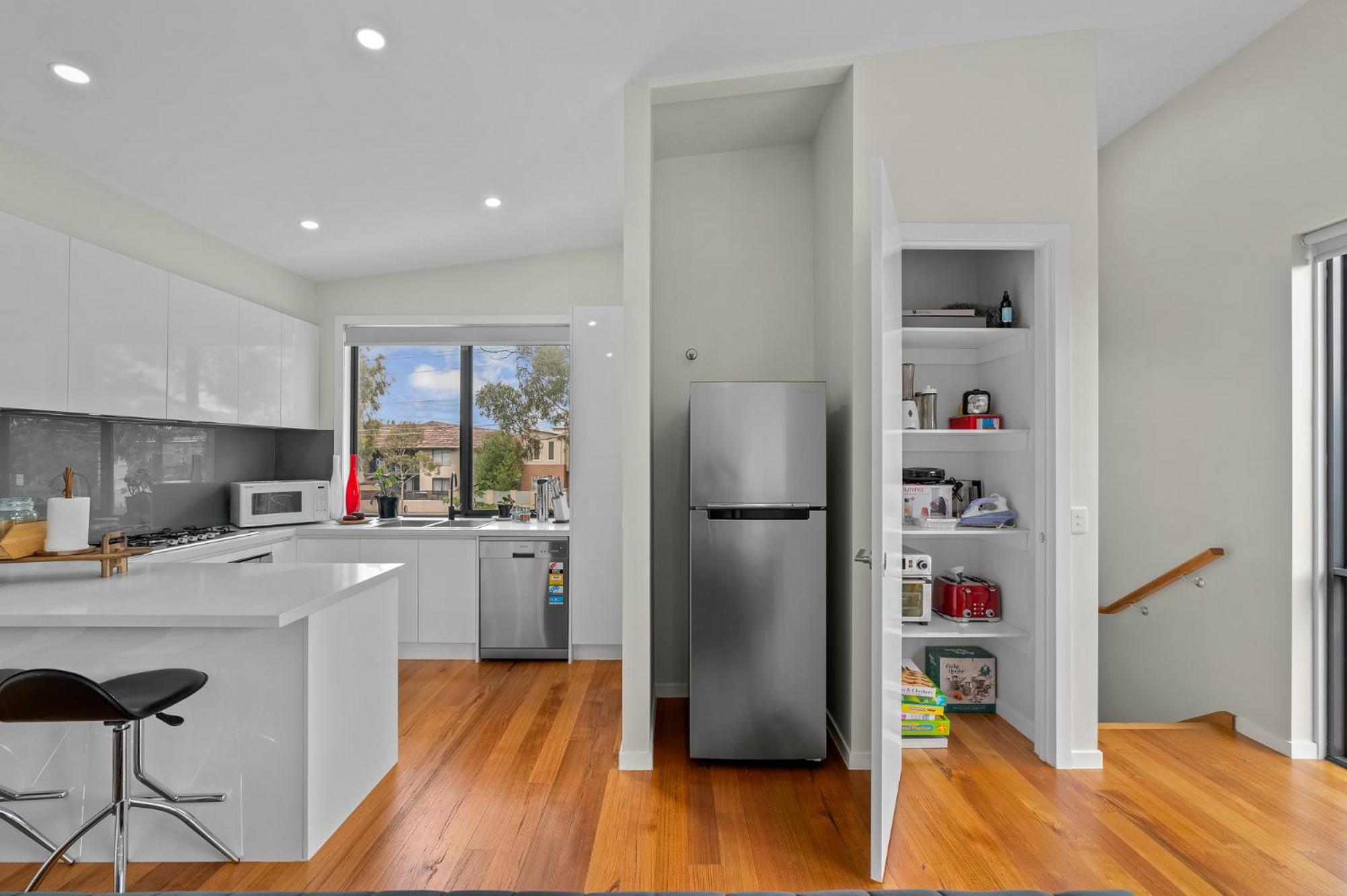 Luxury Townhouse 7km close to the City