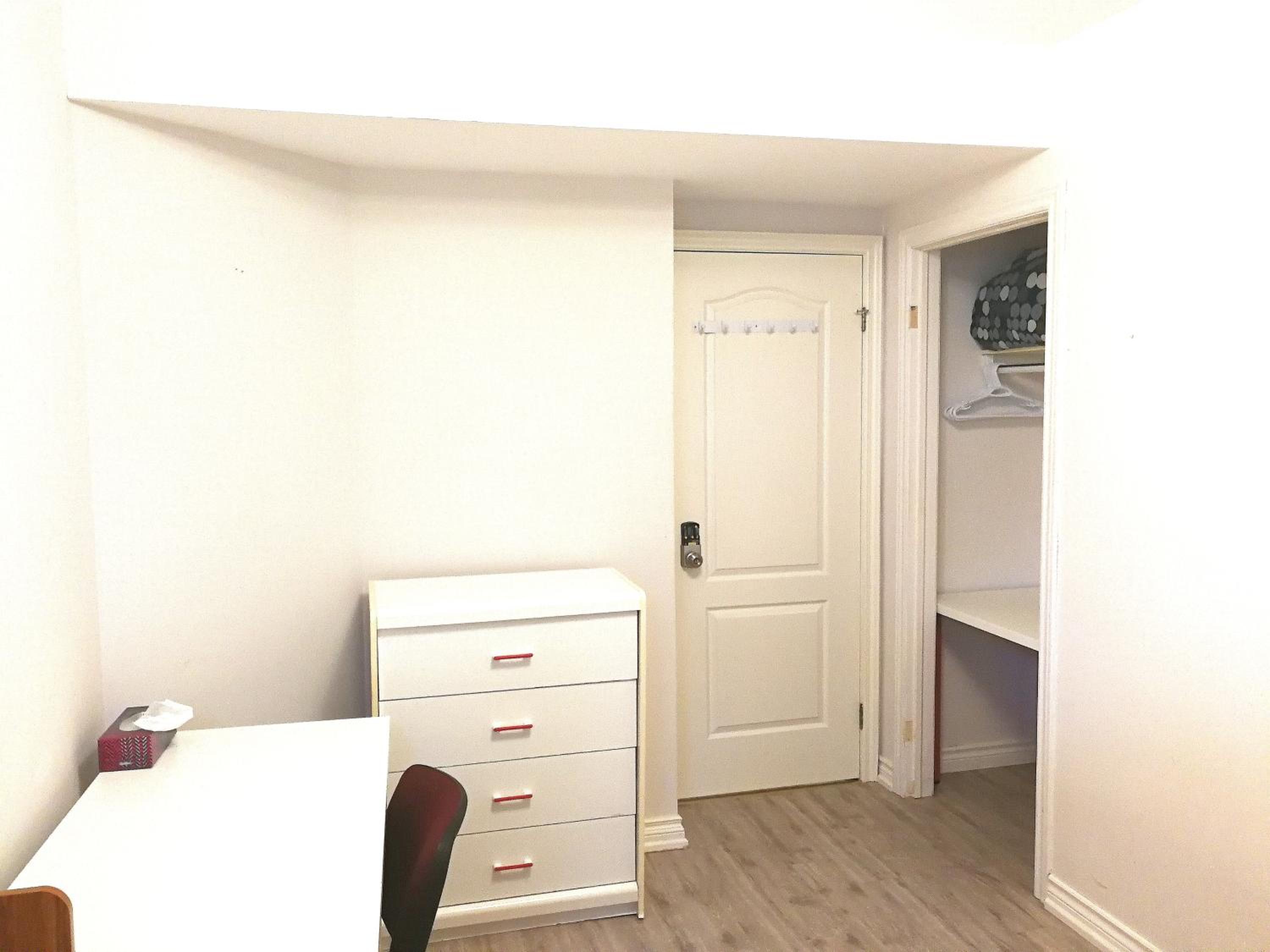 Soho, Comfortable with Free Parking Spot on basement