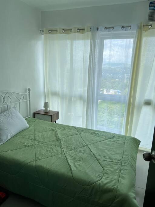 Uptown Condo Primavera Residences