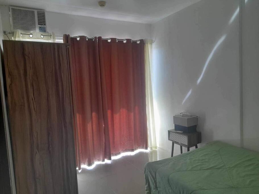 Uptown Condo Primavera Residences