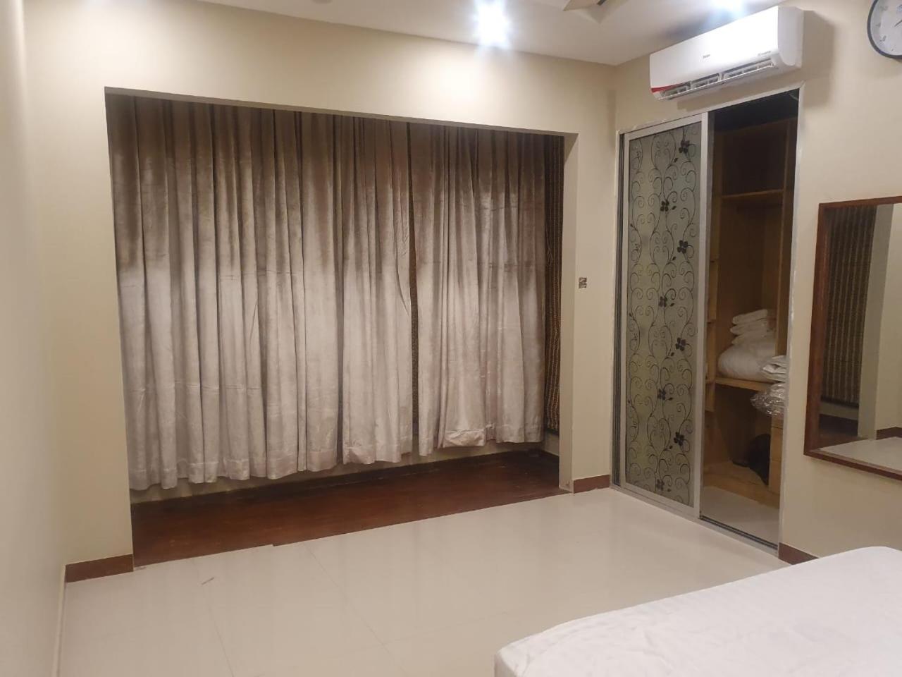Family Rooms view 3
