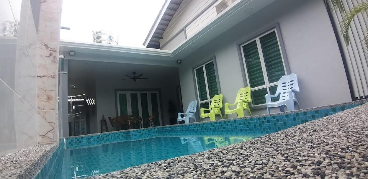Homestay with pool kuantan photo 3