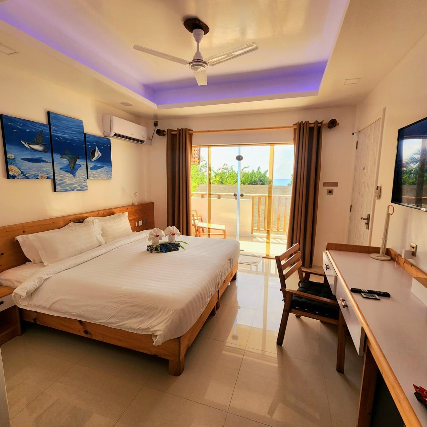 Luau Beach Inn, Maldives photo 4