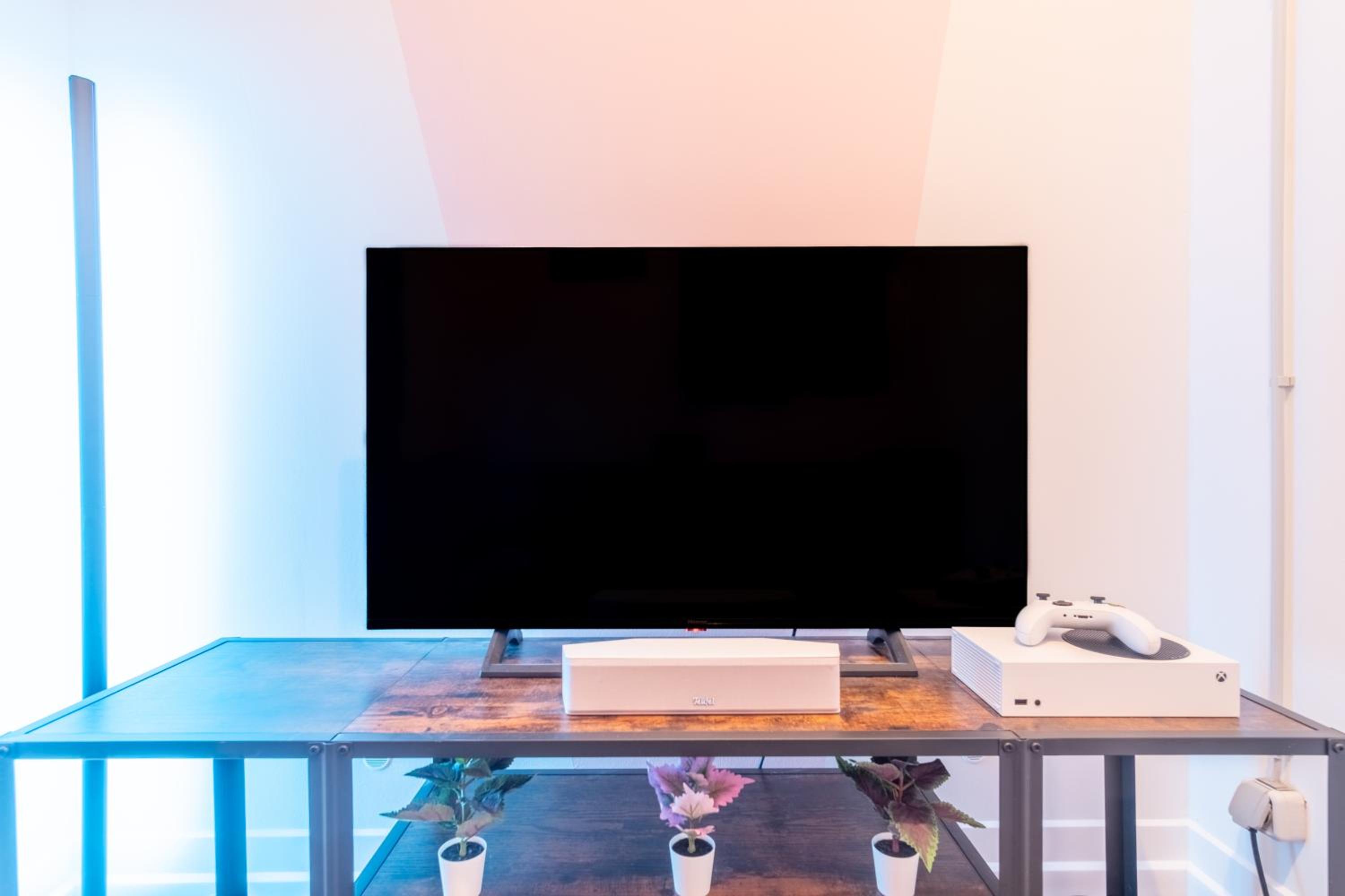 pool table heaven, workstation, 4k TV, Netflix