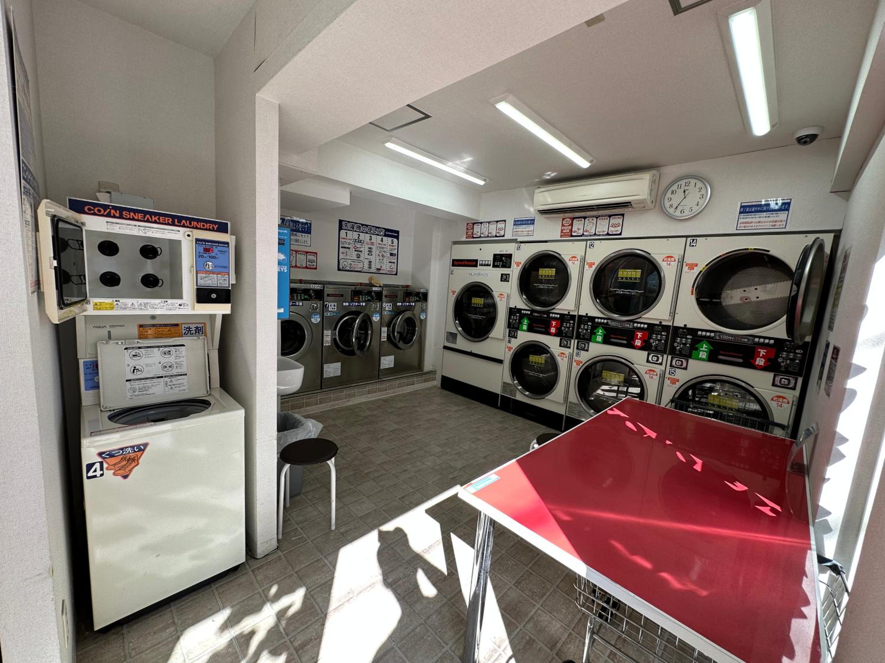 LEON RESORT HOTEL Max4people Shinjuku 7minutes Shibuya12 minutes LEON RESORT SHIBUYA 新宿渋谷 最寄り初台駅 最大4人