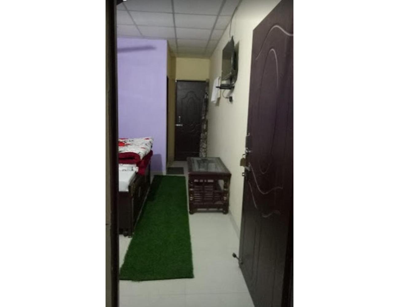 Anoop Tourist Guest House, Phata